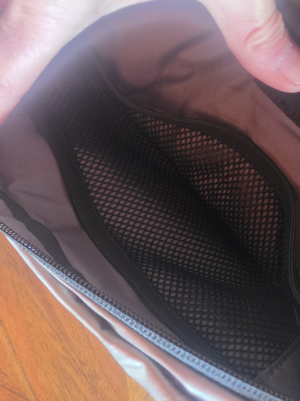 Chrome Industries Sling Shoulder Crossbody Metallic Silver Chromium Bag - NWOT - Picture 4 of 12